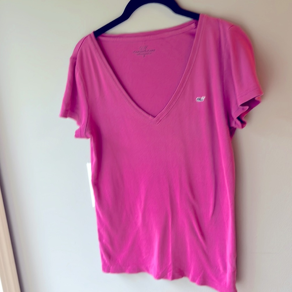 Vineyard Vines Pink V Neck T-shirt (Size S)